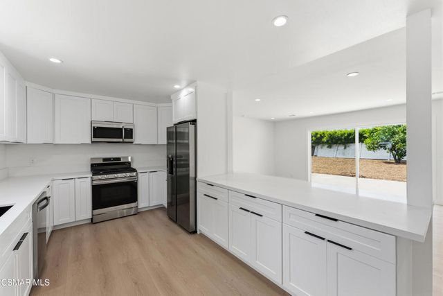 1554 Ahart Street, Simi Valley, CA 93065