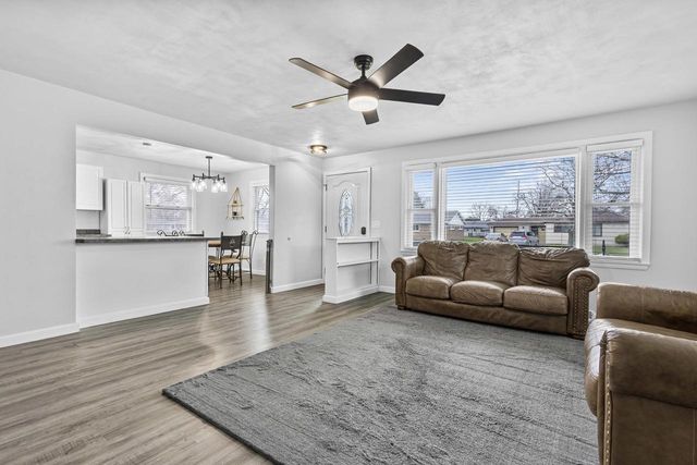 1611 E GLENDALE AVENUE, Appleton, WI 54911