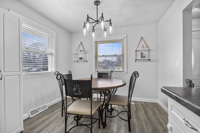 1611 E GLENDALE AVENUE, Appleton, WI 54911