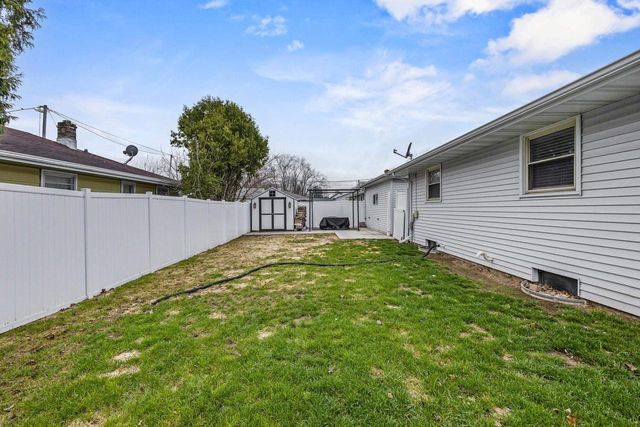 1611 E GLENDALE AVENUE, Appleton, WI 54911