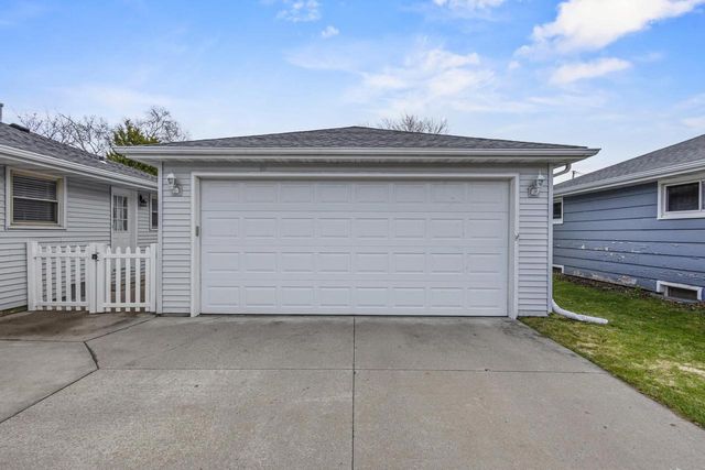1611 E GLENDALE AVENUE, Appleton, WI 54911