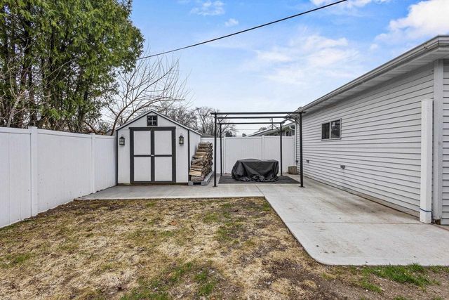 1611 E GLENDALE AVENUE, Appleton, WI 54911