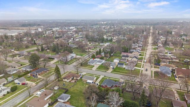 1611 E GLENDALE AVENUE, Appleton, WI 54911