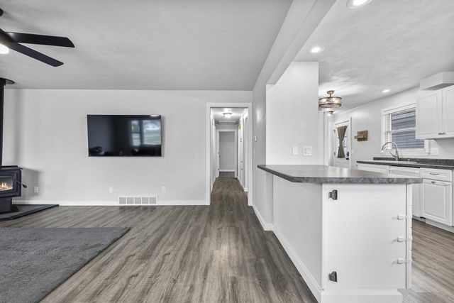 1611 E GLENDALE AVENUE, Appleton, WI 54911