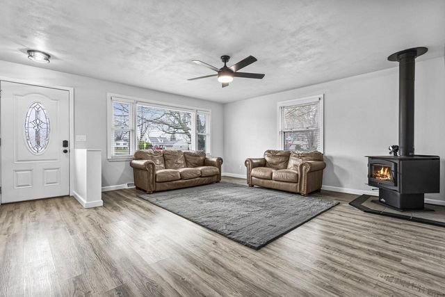 1611 E GLENDALE AVENUE, Appleton, WI 54911