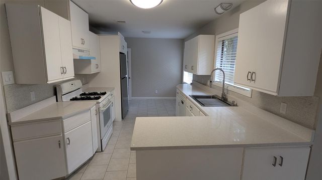 5303 Evergreen Street, Bellaire, TX 77401