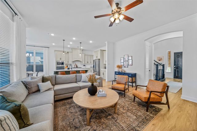 917 Fallbrook, Denton, TX 76210