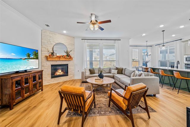 917 Fallbrook, Denton, TX 76210