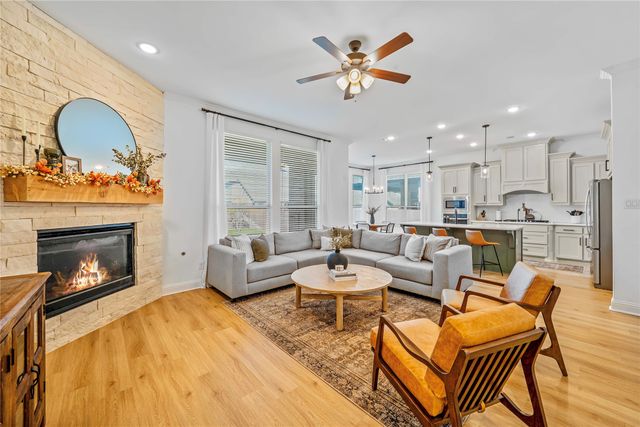 917 Fallbrook, Denton, TX 76210