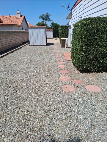 725 W Thornton 157, Hemet, CA 92543