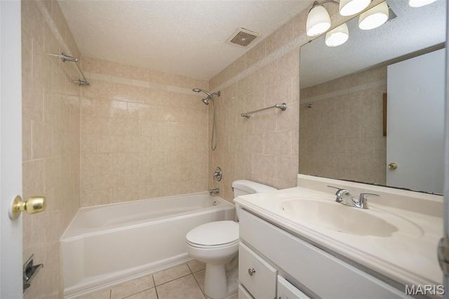 2168 Bantry Court, Chesterfield, MO 63017