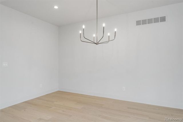 39 South Trail Court, Troy, MI 48083