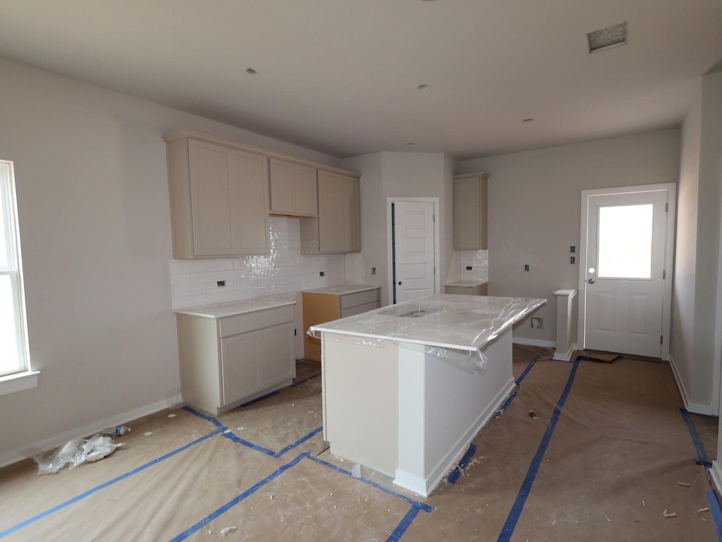 579 Bishop Wood RD, Dripping Springs, TX 78620