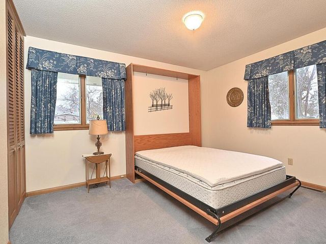 911 SW 4th Avenue, Grand Rapids, MN 55744