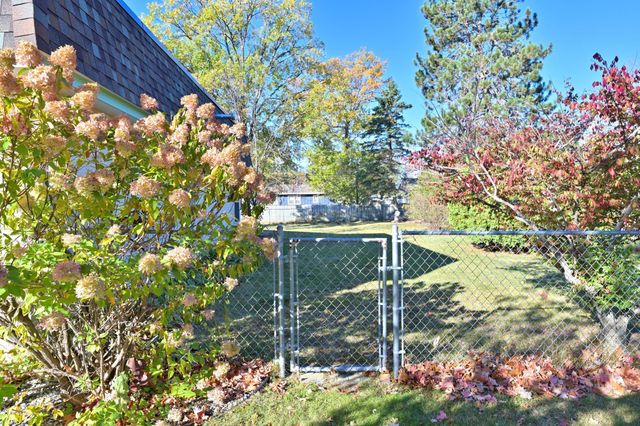 911 SW 4th Avenue, Grand Rapids, MN 55744