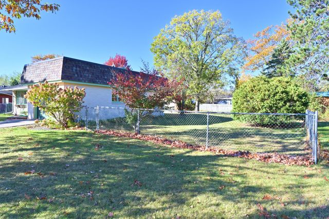 911 SW 4th Avenue, Grand Rapids, MN 55744