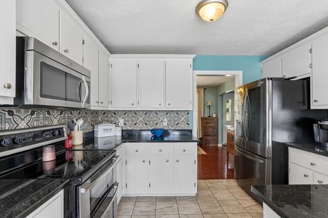 828 Seven Mile Ferry Rd, Clarksville, TN 37040