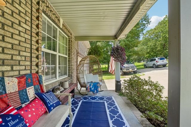 828 Seven Mile Ferry Rd, Clarksville, TN 37040