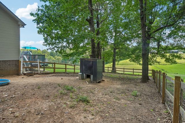 828 Seven Mile Ferry Rd, Clarksville, TN 37040