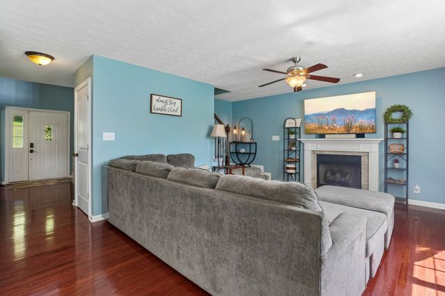 828 Seven Mile Ferry Rd, Clarksville, TN 37040