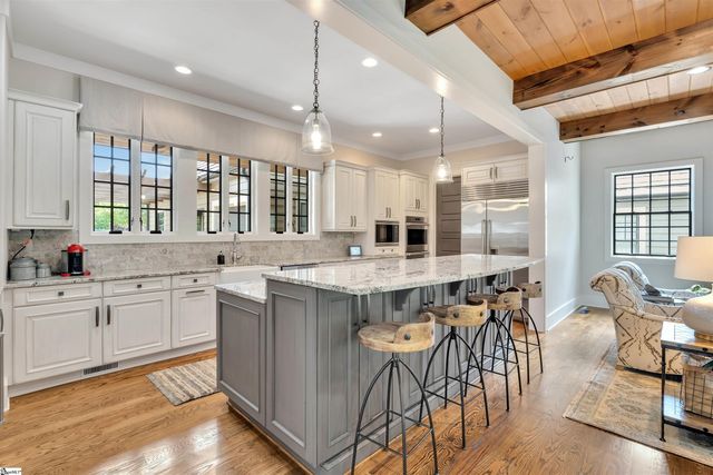 155 Village Point Drive, Sunset, SC 29685