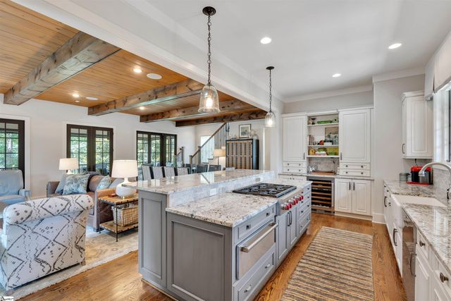 155 Village Point Drive, Sunset, SC 29685