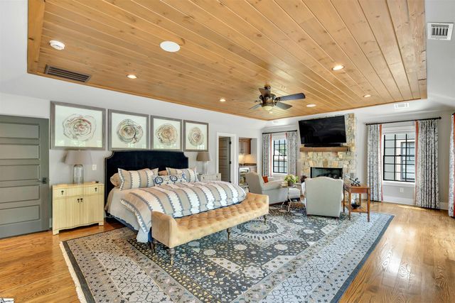 155 Village Point Drive, Sunset, SC 29685