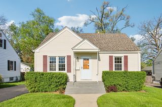 158 N Garfield Avenue, Mundelein, IL 60060