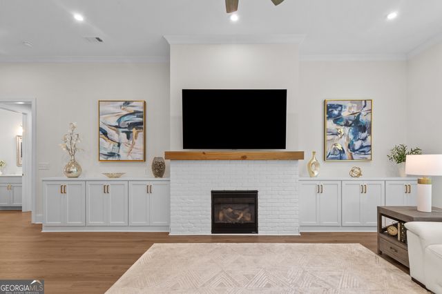 386 Kentucky Court, Hoschton, GA 30548