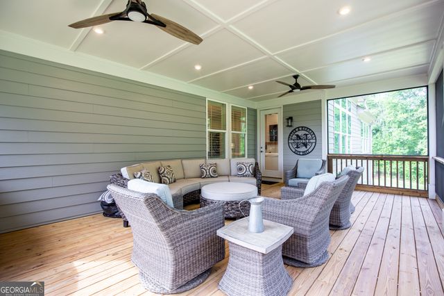 386 Kentucky Court, Hoschton, GA 30548