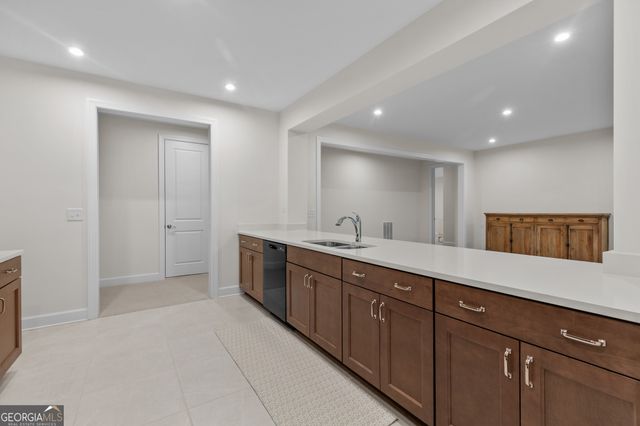 386 Kentucky Court, Hoschton, GA 30548