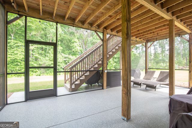 386 Kentucky Court, Hoschton, GA 30548