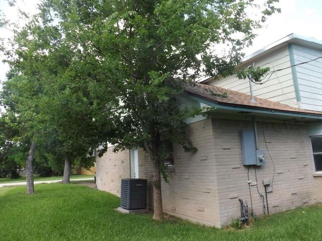 501 S Holmes Street, La Porte, TX 77571