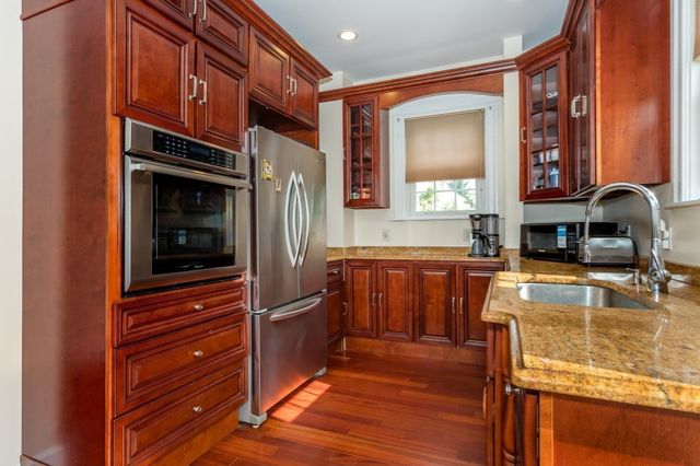 34 Avon Way, Quincy, MA 02169