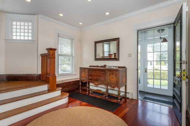34 Avon Way, Quincy, MA 02169