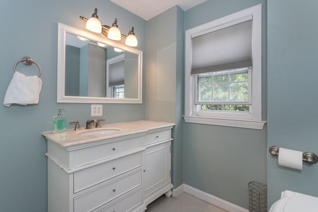 34 Avon Way, Quincy, MA 02169