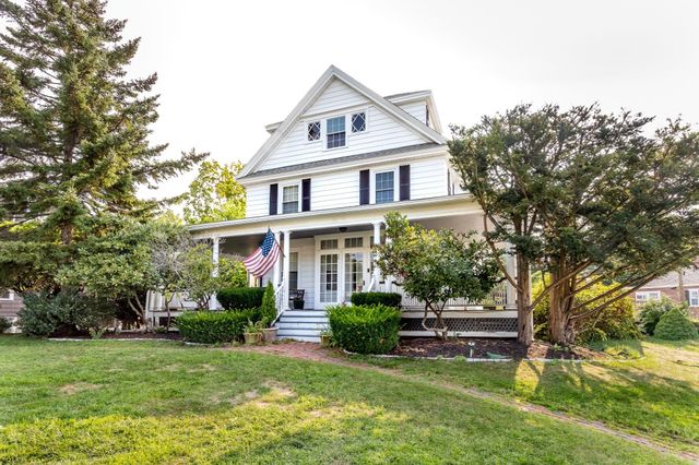 34 Avon Way, Quincy, MA 02169