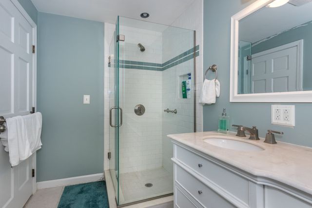 34 Avon Way, Quincy, MA 02169