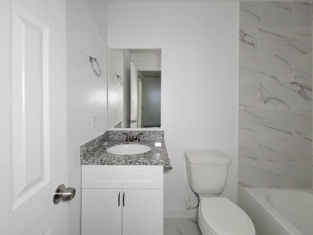 8122 Sterlingshire Street A, Houston, TX 77078
