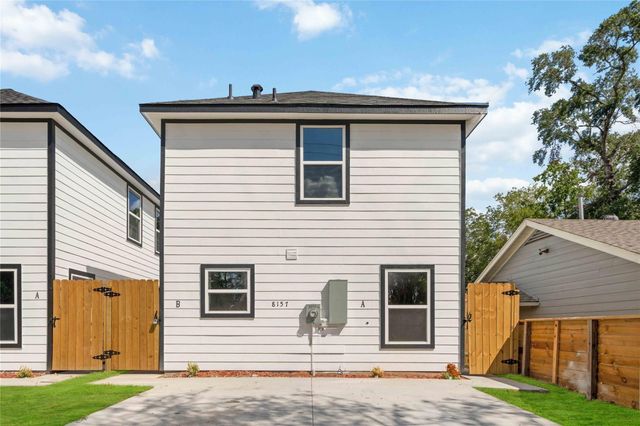 8122 Sterlingshire Street A, Houston, TX 77078
