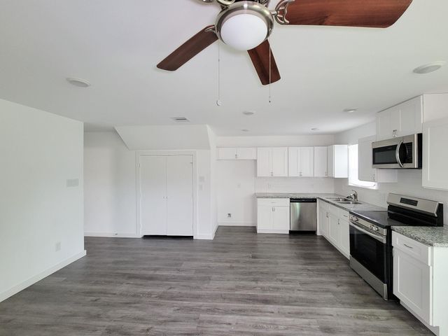8122 Sterlingshire Street A, Houston, TX 77078
