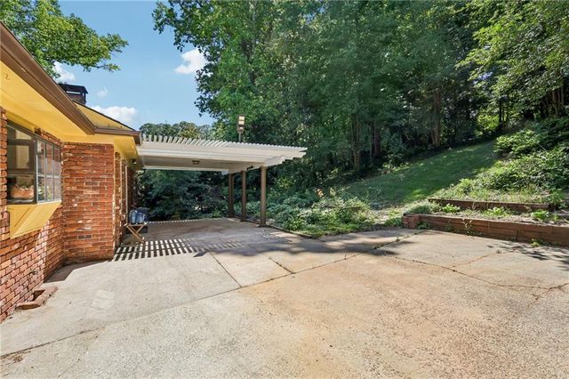 1067 Hess Drive, Avondale Estates, GA 30002