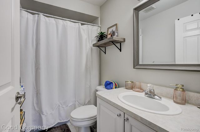 132 Tiffany Lane, Royal Oak, MI 48067