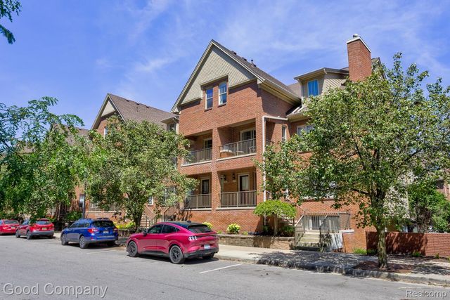 132 Tiffany Lane, Royal Oak, MI 48067