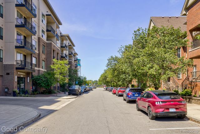 132 Tiffany Lane, Royal Oak, MI 48067