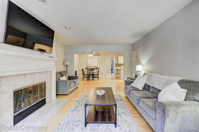 132 Tiffany Lane, Royal Oak, MI 48067