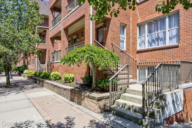 132 Tiffany Lane, Royal Oak, MI 48067