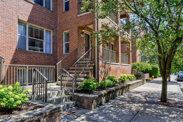 132 Tiffany Lane, Royal Oak, MI 48067