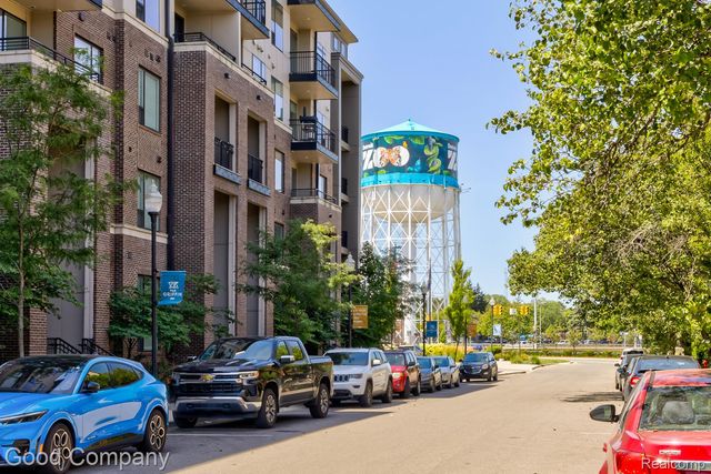 132 Tiffany Lane, Royal Oak, MI 48067