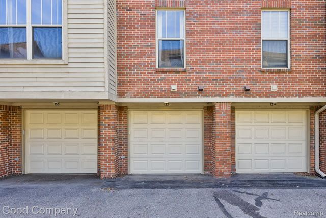 132 Tiffany Lane, Royal Oak, MI 48067